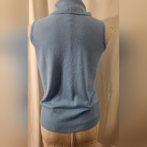 R.Q.T Blue Turtle Neck Sleeveless Sweater.Size M.Snowflake  . - Picture 2 of 6